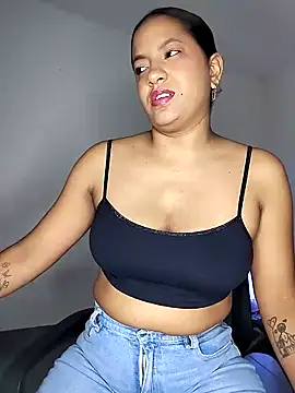 domi hot123 online show from 12/21/25, 04:03