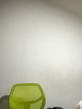 Snapshot of MeganCrow chatting on 11/23/25, 09:36 MeganCrow online show from 11/23/25, 09:36