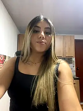 Snapshot of MeganCrow chatting on 09/24/25, 11:21 MeganCrow online show from 09/24/25, 11:21