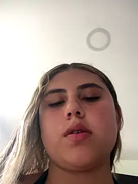 Snapshot of MeganCrow chatting on 11/05/25, 07:28 MeganCrow online show from 11/05/25, 07:28