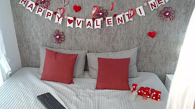 Snapshot of CattyMoon chatting on 02/14/25, 07:44 CattyMoon online show from 02/14/25, 07:44