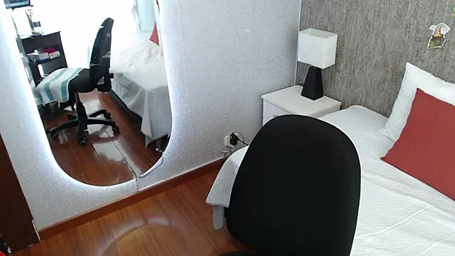 Snapshot of CattyMoon chatting on 03/21/25, 07:35 CattyMoon online show from 03/21/25, 07:35