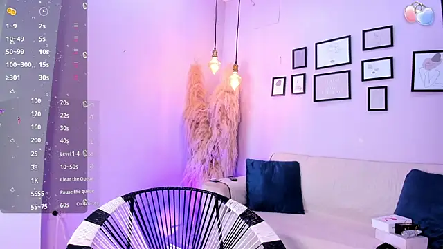 Snapshot of alana_rossetti chatting on 11/05/25, 12:52 alana rossetti online show from 11/05/25, 12:52