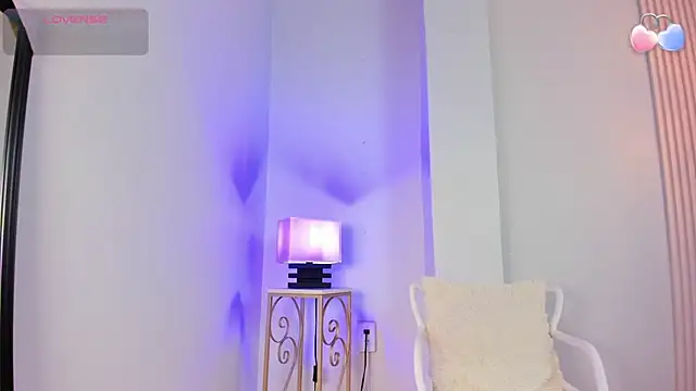Snapshot of alana_rossetti chatting on 06/08/26, 12:06 alana rossetti online show from 06/08/26, 12:06