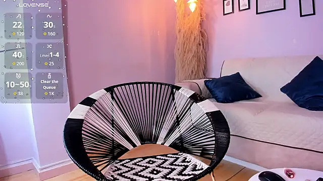 Snapshot of alana_rossetti chatting on 10/04/25, 12:17 alana rossetti online show from 10/04/25, 12:17