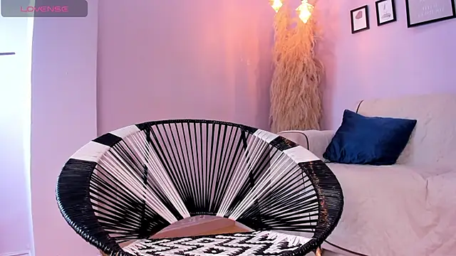 Snapshot of alana_rossetti chatting on 09/18/25, 12:41 alana rossetti online show from 09/18/25, 12:41