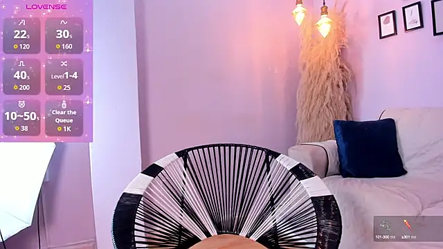 Snapshot of alana_rossetti chatting on 09/15/25, 12:38 alana rossetti online show from 09/15/25, 12:38