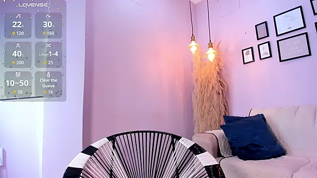 Snapshot of alana_rossetti chatting on 09/24/25, 12:55 alana rossetti online show from 09/24/25, 12:55