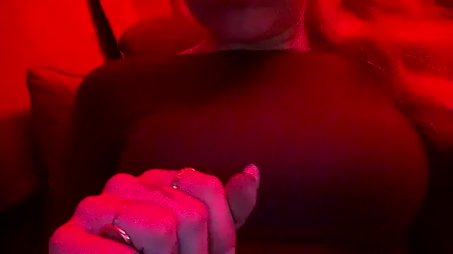 Snapshot of Hornyamy026 chatting on 09/23/25, 01:45 Hornyamy026 online show from 09/23/25, 01:45