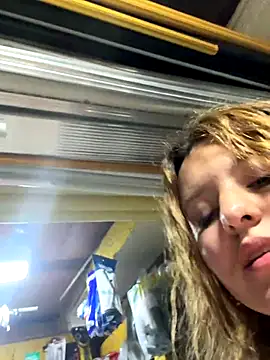 Snapshot of masmelorosa chatting on 10/16/25, 04:43 masmelorosa online show from 10/16/25, 04:43