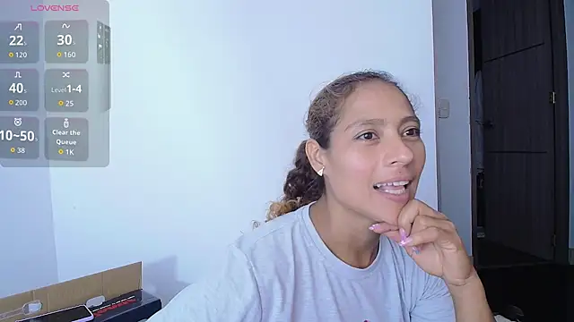 Zoedaniels online show from 10/24/25, 02:10