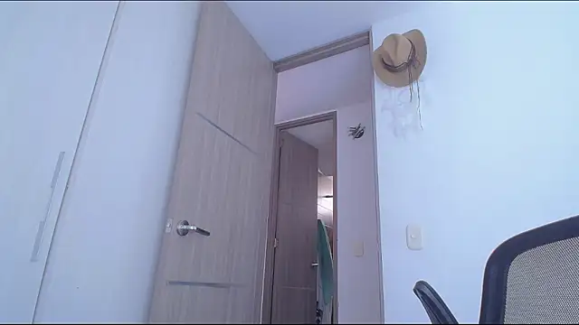 Zoedaniels online show from 03/04/26, 09:33