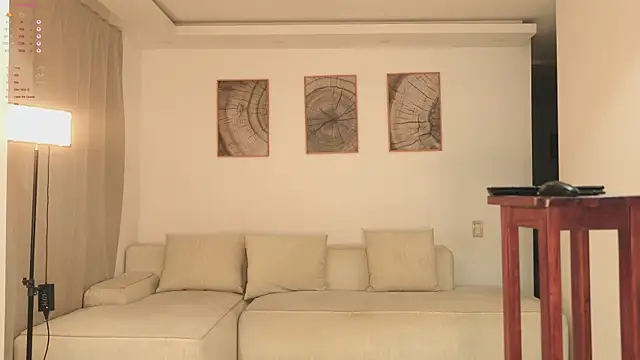 cinnamon crisss online show from 05/16/26, 01:48