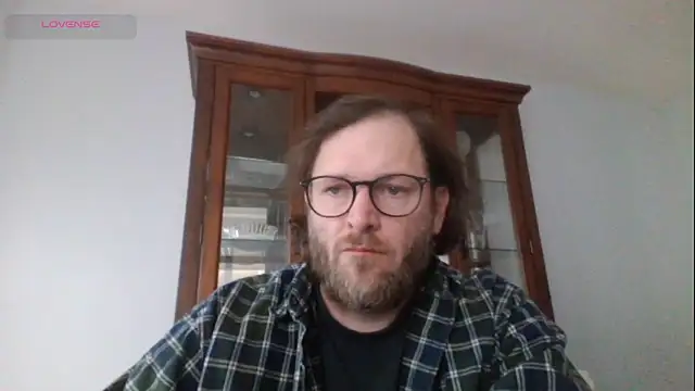 Snapshot of rrunner7718 chatting on 02/11/25, 02:24 rrunner7718 online show from 02/11/25, 02:24