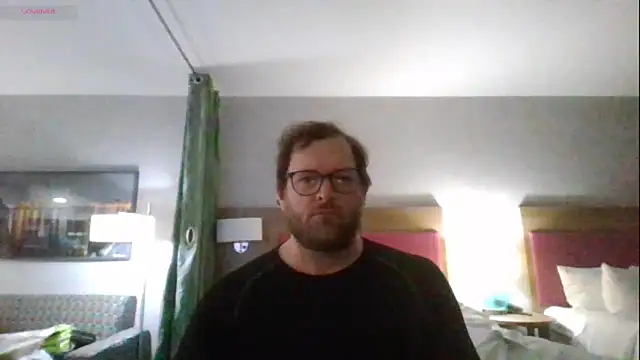 Snapshot of rrunner7718 chatting on 04/16/26, 12:33 rrunner7718 online show from 04/16/26, 12:33