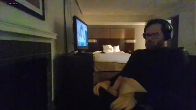 Snapshot of rrunner7718 chatting on 09/17/25, 06:59 rrunner7718 online show from 09/17/25, 06:59