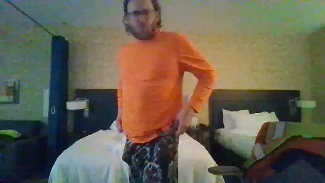 Snapshot of rrunner7718 chatting on 01/23/25, 01:30 rrunner7718 online show from 01/23/25, 01:30