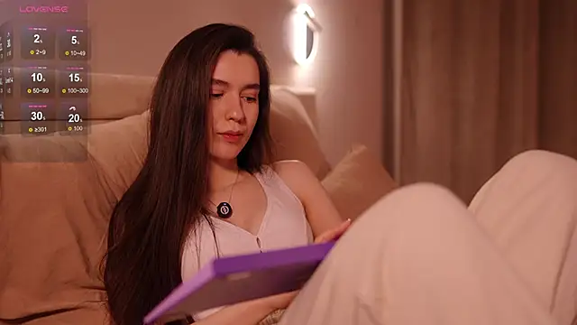 Snapshot of justbarbiee chatting on 03/03/25, 06:35 justbarbiee online show from 03/03/25, 06:35