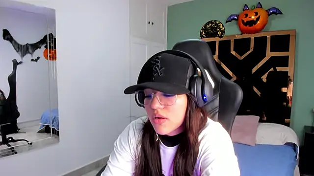 Billie Jhonson  online show from 10/28/25, 07:13