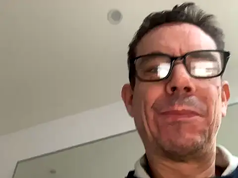 Kenhornu online show from 11/17/25, 02:21