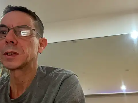 Kenhornu online show from 12/17/25, 09:31