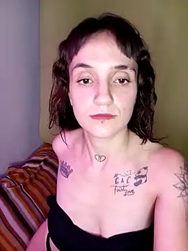parejarica420 online show from 04/17/26, 02:25