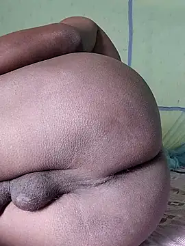 Snapshot of kingg4545 chatting on 02/10/26, 02:43 kingg4545 online show from 02/10/26, 02:43