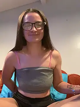 thequeenkendall2025 online show from 02/13/25, 10:23