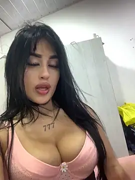 Snapshot of Girl_milk7 chatting on 03/13/25, 05:11 Girl milk7 online show from 03/13/25, 05:11