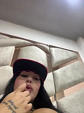 Snapshot of Girl_milk7 chatting on 03/03/26, 06:42 Girl milk7 online show from 03/03/26, 06:42