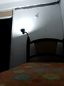 Snapshot of andresiito203 chatting on 10/29/25, 04:44 andresiito203 online show from 10/29/25, 04:44