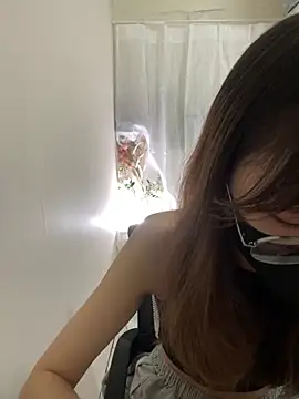 Snapshot of Chu1314 chatting on 03/04/25, 03:26 Chu1314 online show from 03/04/25, 03:26