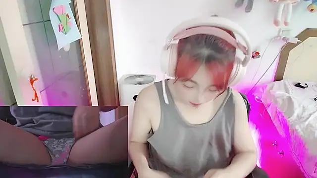 Snapshot of Song_99 chatting on 06/18/26, 10:42 Song 99 online show from 06/18/26, 10:42