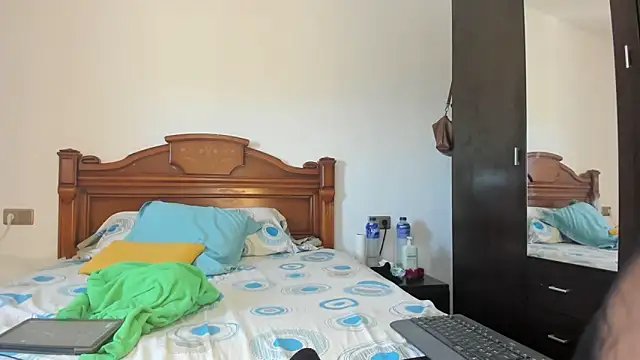 Snapshot of Anur-77 chatting on 11/07/25, 11:26 Anur-77 online show from 11/07/25, 11:26