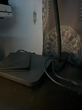 luiriv04 online show from 12/19/25, 07:33