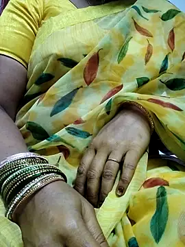 Snapshot of laxmitelugu78 chatting on 03/07/25, 03:07 laxmitelugu78 online show from 03/07/25, 03:07