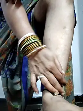 Snapshot of laxmitelugu78 chatting on 03/05/25, 10:33 laxmitelugu78 online show from 03/05/25, 10:33