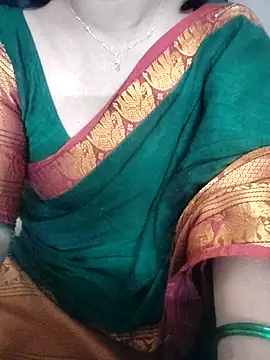 Snapshot of laxmitelugu78 chatting on 09/27/25, 06:47 laxmitelugu78 online show from 09/27/25, 06:47