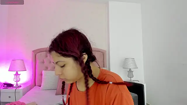 Kendall  Fox online show from 10/27/25, 06:03