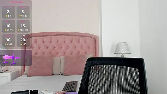 Snapshot of Kendall__Fox chatting on 03/19/25, 04:57 Kendall Fox online show from 03/19/25, 04:57