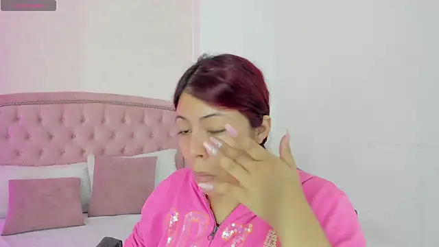 Kendall  Fox online show from 10/25/25, 05:17