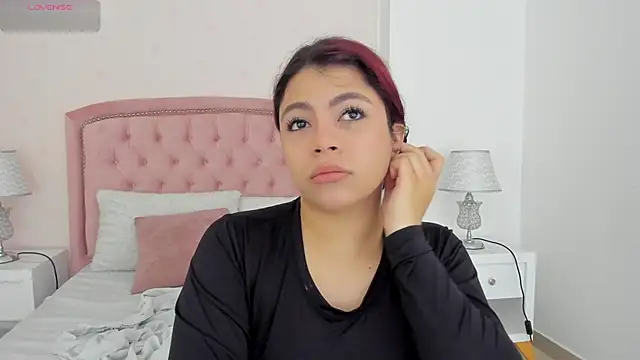 Kendall  Fox online show from 11/22/25, 06:56