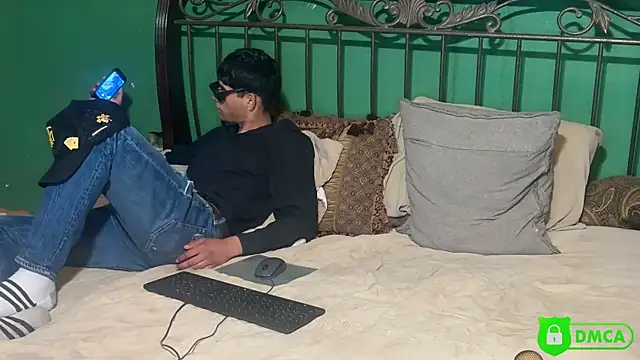 badrolemodelx online show from 03/06/26, 05:08