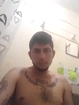 Snapshot of carlospiolinz chatting on 10/17/25, 05:22 carlospiolinz online show from 10/17/25, 05:22