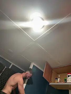 sexyhotstud12 online show from 12/16/25, 08:51