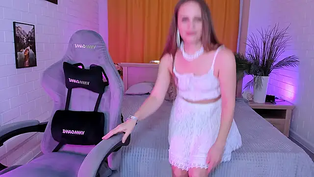 EmiliaBedy online show from 12/02/25, 09:11