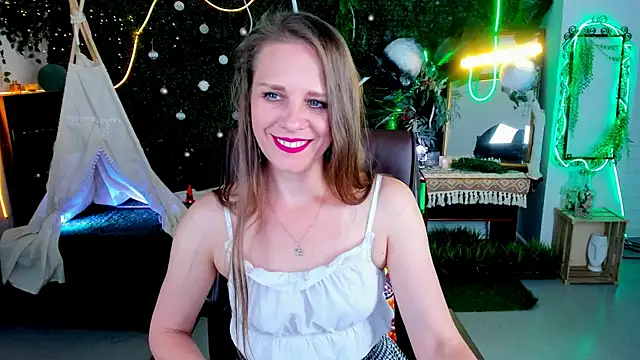 EmiliaBedy online show from 05/13/26, 09:16