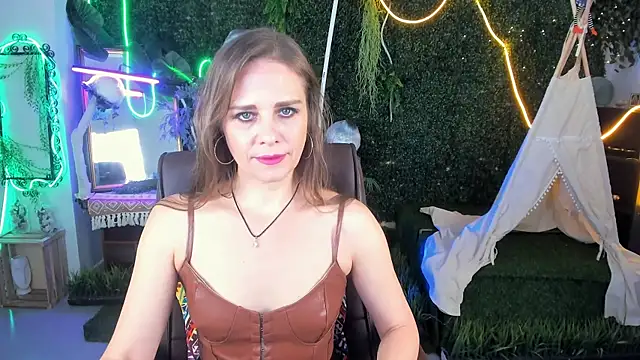 EmiliaBedy online show from 11/10/25, 05:12