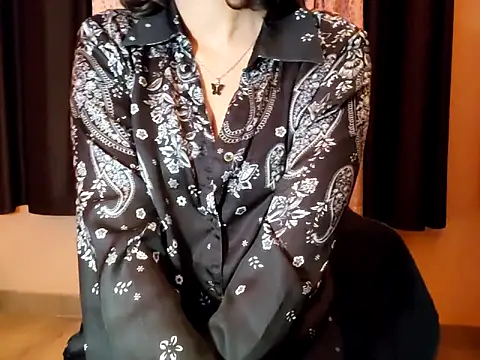 Snapshot of Aapsara_ chatting on 02/21/25, 06:15 Aapsara online show from 02/21/25, 06:15