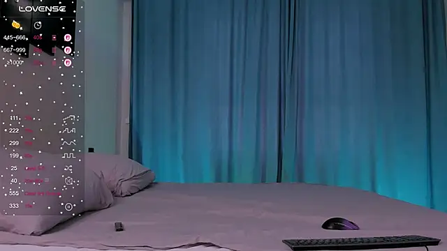 Shiny Jennifer online show from 11/29/25, 06:24